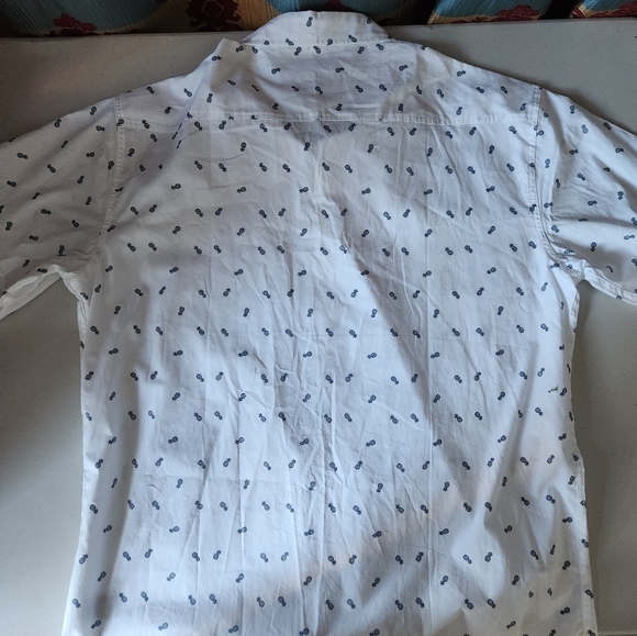 Distortion 3XL Short Sleeve Button Up Shirt Blue Pineapples on White - Picture 6 of 11